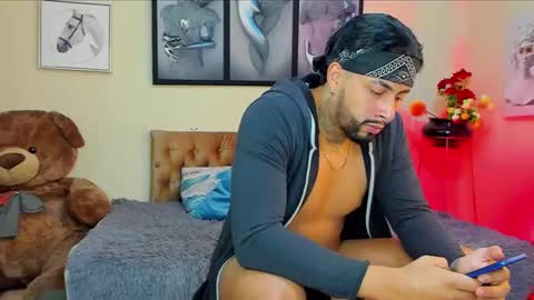 bastian_jones1 online show from February 4, 2025, 1:34 am