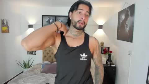 bastian_jones1 online show from November 6, 2025, 5:58 pm