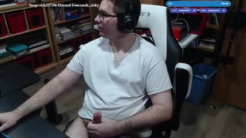 Snapshot of baterricky chatting on November 15, 2025, 4:25 pm Ricky online show from November 15, 2025, 4:25 pm