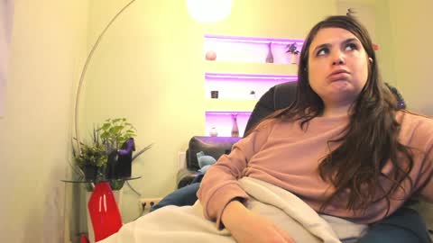 battymoll online show from December 12, 2024, 6:31 pm