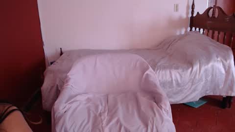 Snapshot of bayonette_black chatting on October 29, 2025, 7:37 pm bayonette_black online show from October 29, 2025, 7:37 pm