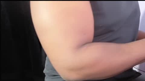 Snapshot of bbcthomas123112 chatting on January 30, 2025, 11:33 am bbcthomas123112 online show from January 30, 2025, 11:33 am