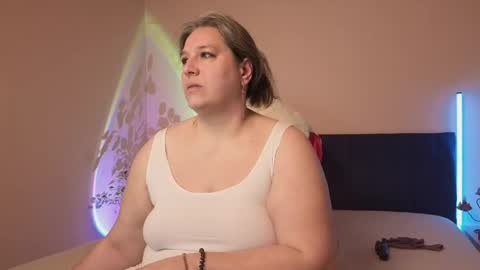 Snapshot of bbw_goddes chatting on April 29, 2026, 9:35 am Love online show from April 29, 2026, 9:35 am