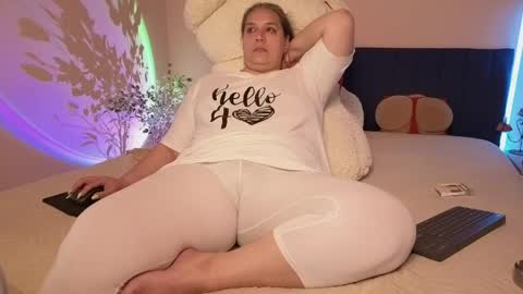 Snapshot of bbw_goddes chatting on May 16, 2026, 12:15 pm Love online show from May 16, 2026, 12:15 pm