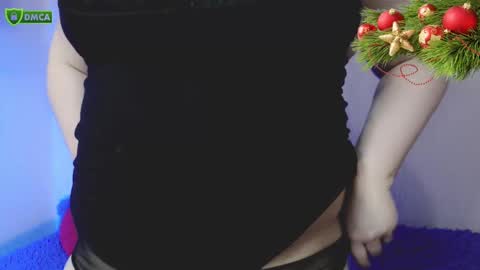 Molly online show from December 16, 2025, 9:09 pm