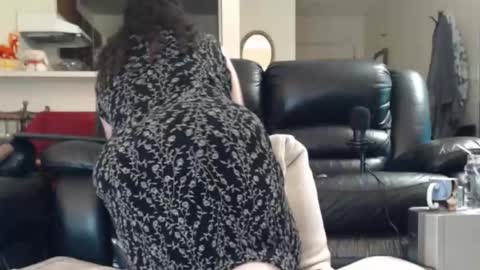 Julie online show from March 15, 2026, 6:03 pm