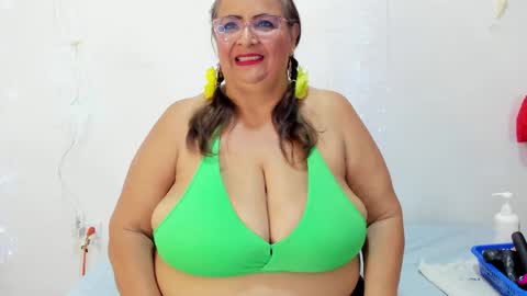 Salome online show from April 9, 2026, 7:52 pm