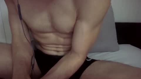 bbxx_2 online show from April 15, 2026, 8:42 pm