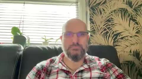 Snapshot of bcbg68 chatting on April 4, 2026, 6:44 am bcbg68 online show from April 4, 2026, 6:44 am