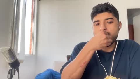 Snapshot of bdever7 chatting on April 15, 2026, 9:48 pm bdever7 online show from April 15, 2026, 9:48 pm