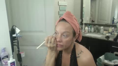 bdon1977 online show from April 6, 2026, 10:49 am