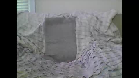 BeachyMILF online show from December 2, 2025, 5:41 pm