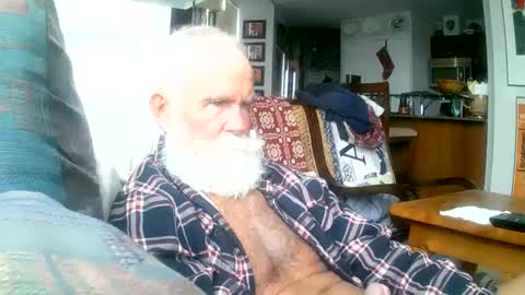 Snapshot of beardbushy chatting on March 4, 2025, 7:43 pm beardbushy online show from March 4, 2025, 7:43 pm