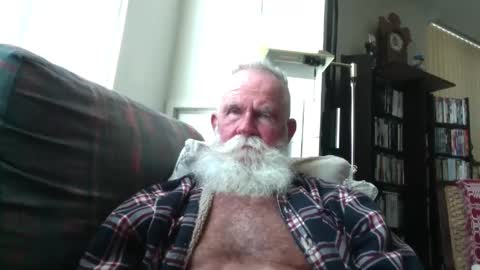 Snapshot of beardbushy chatting on September 15, 2025, 4:40 pm beardbushy online show from September 15, 2025, 4:40 pm