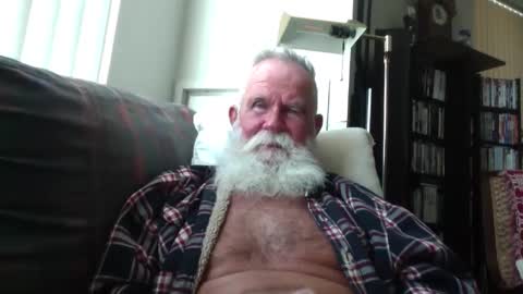 Snapshot of beardbushy chatting on September 19, 2025, 5:02 pm beardbushy online show from September 19, 2025, 5:02 pm