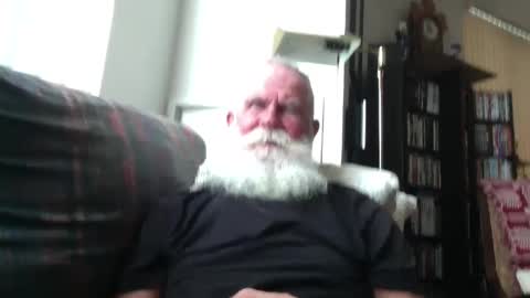 Snapshot of beardbushy chatting on September 27, 2025, 4:12 pm beardbushy online show from September 27, 2025, 4:12 pm