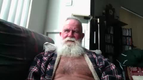 Snapshot of beardbushy chatting on November 2, 2025, 5:15 pm beardbushy online show from November 2, 2025, 5:15 pm