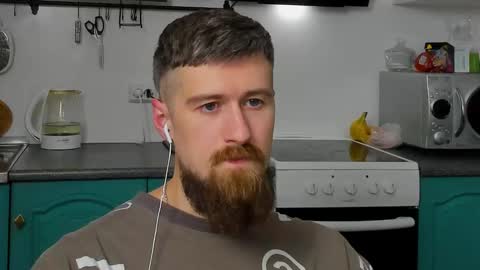 Snapshot of bearded_legend chatting on November 21, 2025, 10:19 pm Zeus online show from November 21, 2025, 10:19 pm