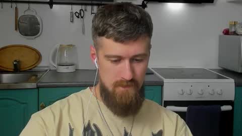 Snapshot of bearded_legend chatting on November 25, 2025, 10:43 pm Zeus online show from November 25, 2025, 10:43 pm