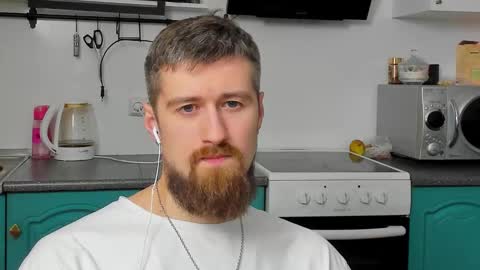 Snapshot of bearded_legend chatting on December 20, 2025, 11:01 pm Zeus online show from December 20, 2025, 11:01 pm