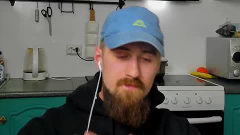 Snapshot of bearded_legend chatting on February 17, 2026, 7:42 pm Zeus online show from February 17, 2026, 7:42 pm