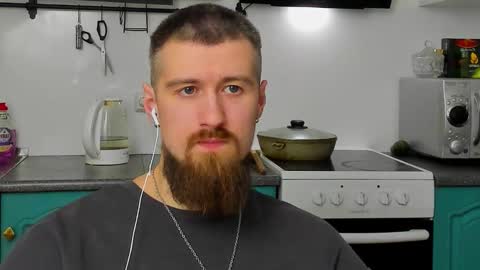 Snapshot of bearded_legend chatting on March 2, 2026, 12:24 am Zeus online show from March 2, 2026, 12:24 am