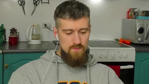 Zeus online show from April 14, 2026, 11:33 pm