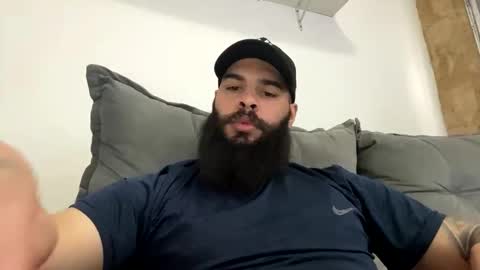 Snapshot of beardmax chatting on April 17, 2026, 12:41 pm Min online show from April 17, 2026, 12:41 pm