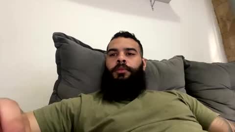 Snapshot of beardmax chatting on April 18, 2026, 1:15 pm Min online show from April 18, 2026, 1:15 pm