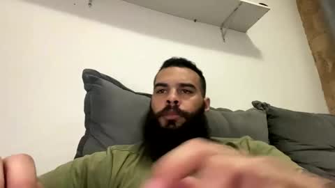 Snapshot of beardmax chatting on April 19, 2026, 12:00 am Min online show from April 19, 2026, 12:00 am
