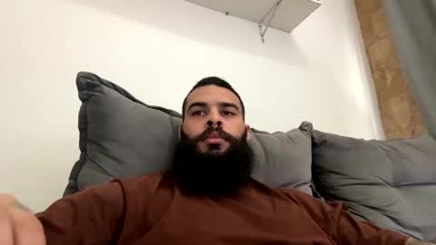 Snapshot of beardmax chatting on April 19, 2026, 6:07 pm Min online show from April 19, 2026, 6:07 pm