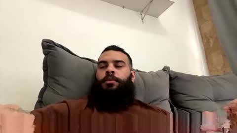 Snapshot of beardmax chatting on April 19, 2026, 6:10 pm Min online show from April 19, 2026, 6:10 pm