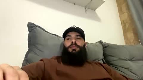Snapshot of beardmax chatting on April 21, 2026, 1:42 am Min online show from April 21, 2026, 1:42 am