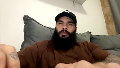 Snapshot of beardmax chatting on April 27, 2026, 5:27 am Min online show from April 27, 2026, 5:27 am