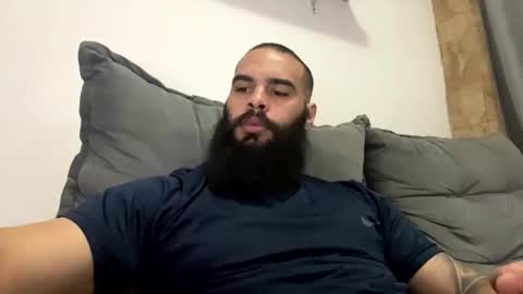Snapshot of beardmax chatting on May 1, 2026, 8:35 pm Min online show from May 1, 2026, 8:35 pm