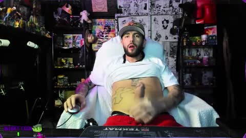 Snapshot of beastbxy chatting on December 17, 2024, 8:12 am beast bxy online show from December 17, 2024, 8:12 am