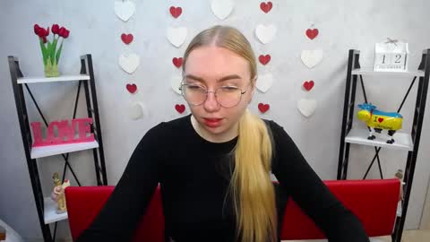 BeatriceFlyy online show from December 12, 2024, 6:25 am