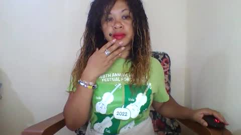 Snapshot of beaute_choco chatting on October 12, 2025, 5:17 am Eva online show from October 12, 2025, 5:17 am