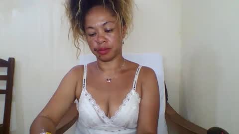 Snapshot of beaute_choco chatting on December 4, 2025, 5:50 am Eva online show from December 4, 2025, 5:50 am