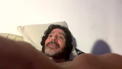 beautifukk online show from November 27, 2025, 2:02 am