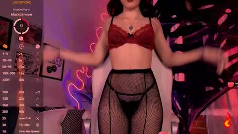 Chleo online show from October 25, 2025, 1:24 am