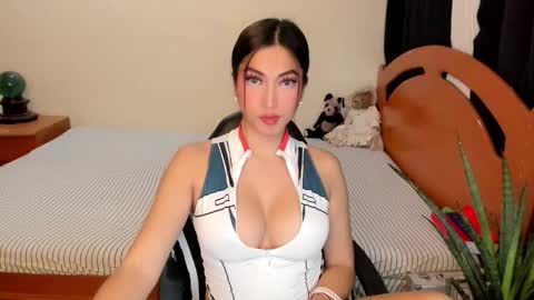 Snapshot of beautifullust chatting on September 18, 2025, 10:39 am Queen Angela online show from September 18, 2025, 10:39 am