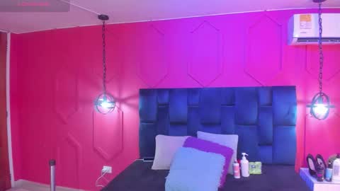 Chantall online show from December 16, 2025, 11:37 am