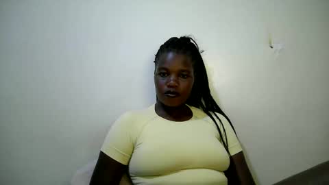 beauty_nina1 online show from December 3, 2025, 9:02 pm