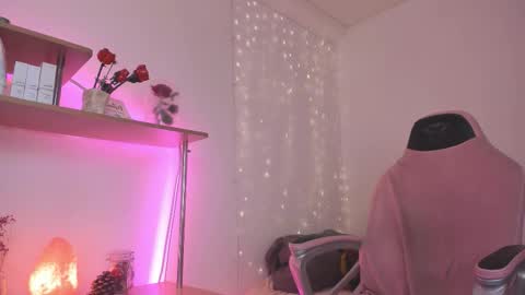 Snapshot of beautyeliise chatting on October 4, 2025, 2:04 pm Eliise online show from October 4, 2025, 2:04 pm