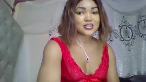 Snapshot of beautystar12 chatting on February 11, 2025, 9:42 am beautystar12 online show from February 11, 2025, 9:42 am