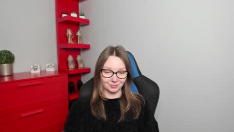 Zoe online show from November 5, 2025, 6:57 am