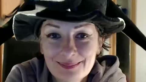 Raluca online show from November 1, 2025, 8:11 pm