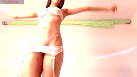 Jennifer online show from December 4, 2024, 12:52 am