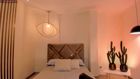 Am Becca online show from October 8, 2025, 7:44 pm